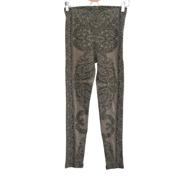 Free People Rare Boho Paisley Print Olive Green Knit Leggings Size XS - Picture 1 of 11